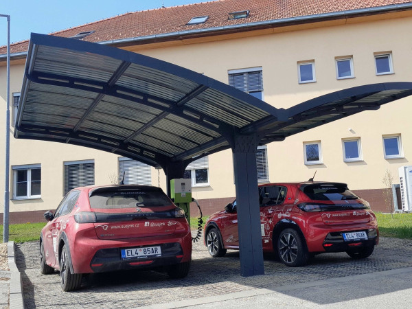Arizona 5000 – Robustní přístřešek pro auto | Kvalita a snadná montáž